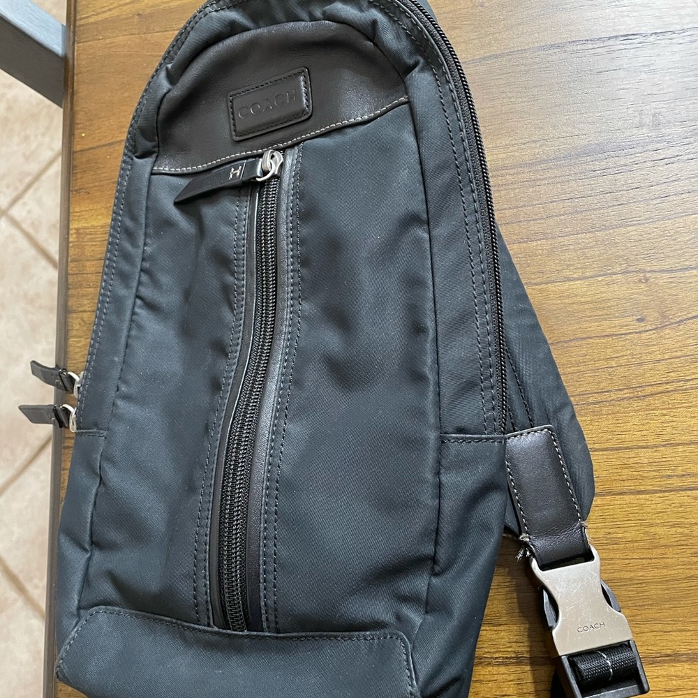 Coach - Picture 5 of 5